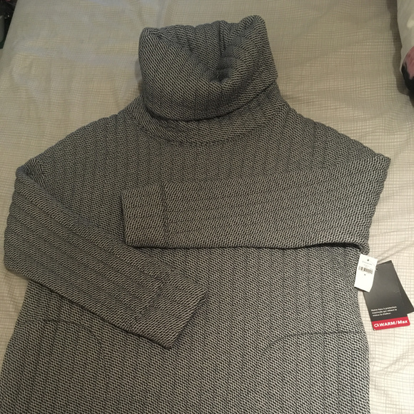 Gap Fit Quilted Turtleneck Sweatshirt 